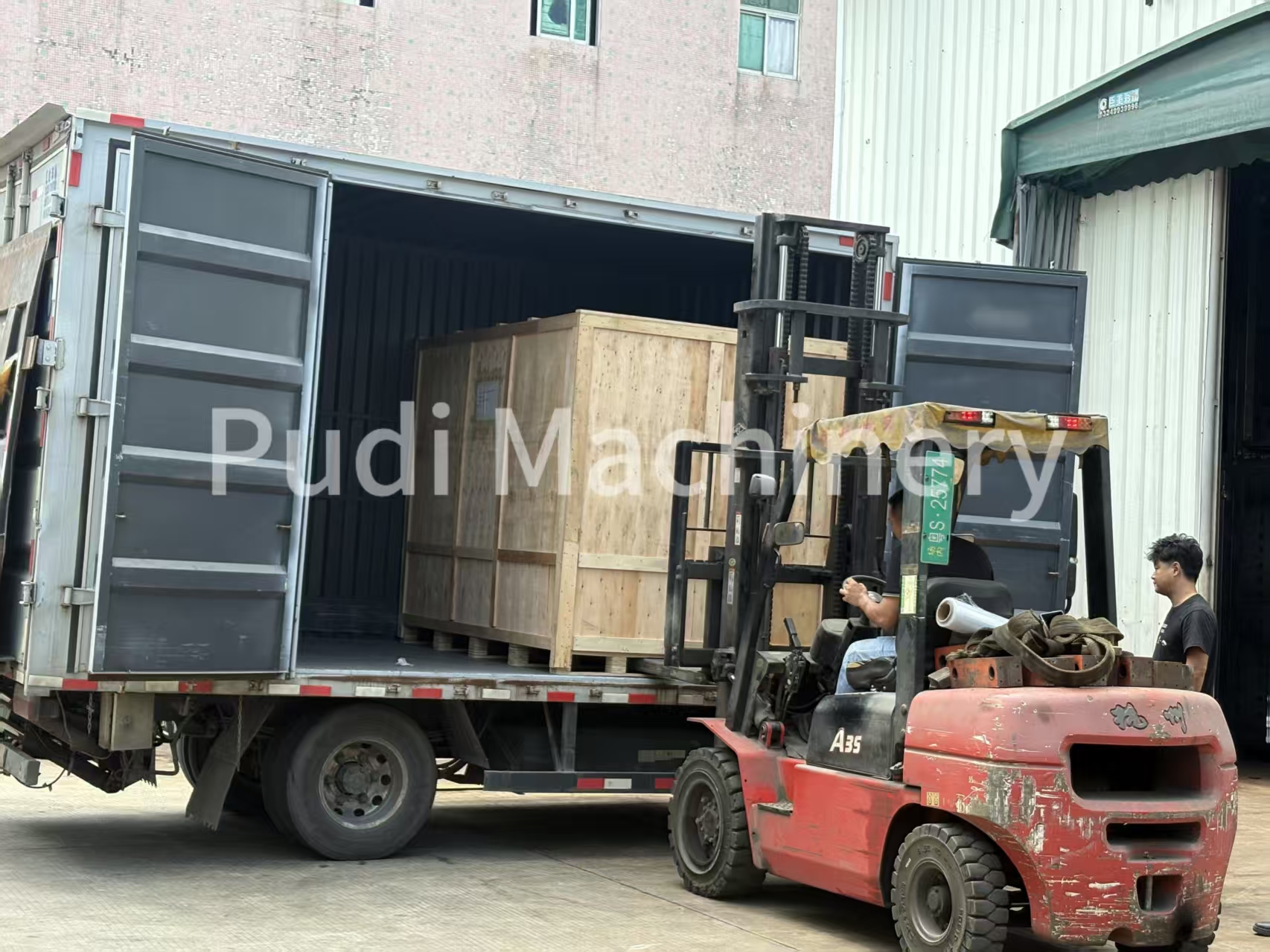 Loading container for India shipment