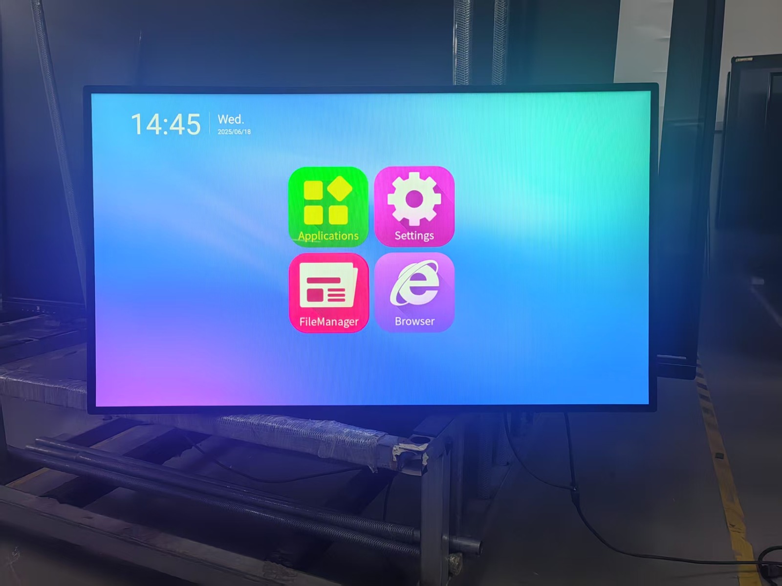 Wall-mounted advertising machine in store display